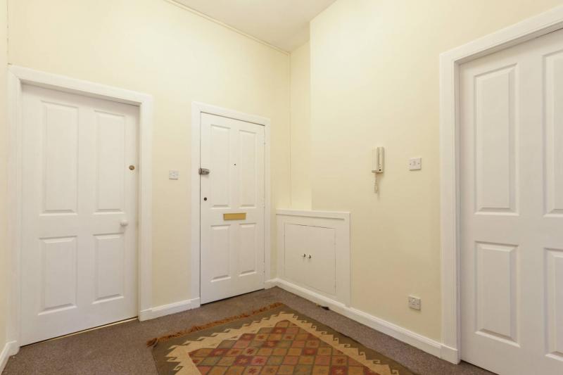 Two bedroom property to let, West Port, Grassmarket